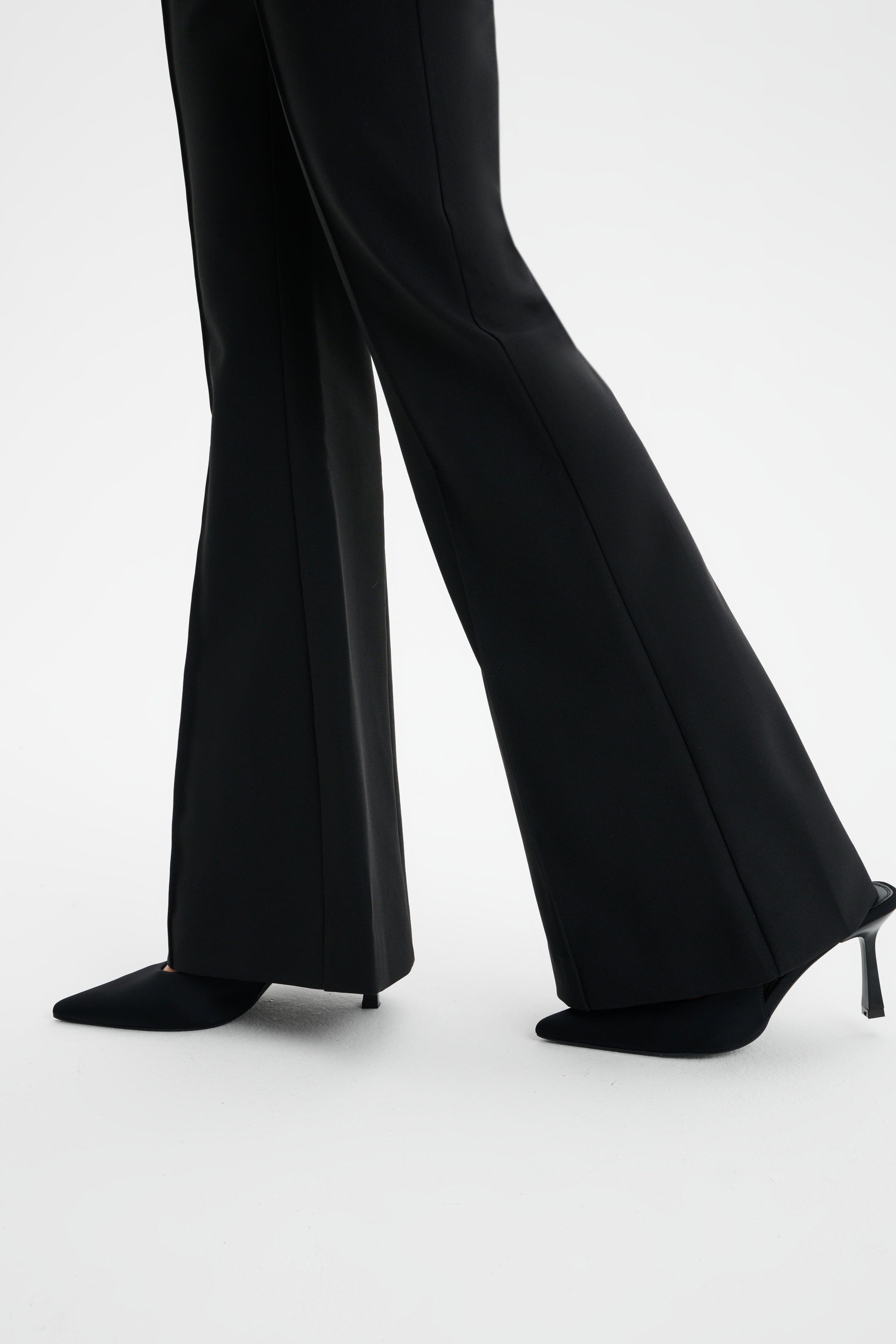 MAXINE Tailored Fit & Flare Trousers in Black