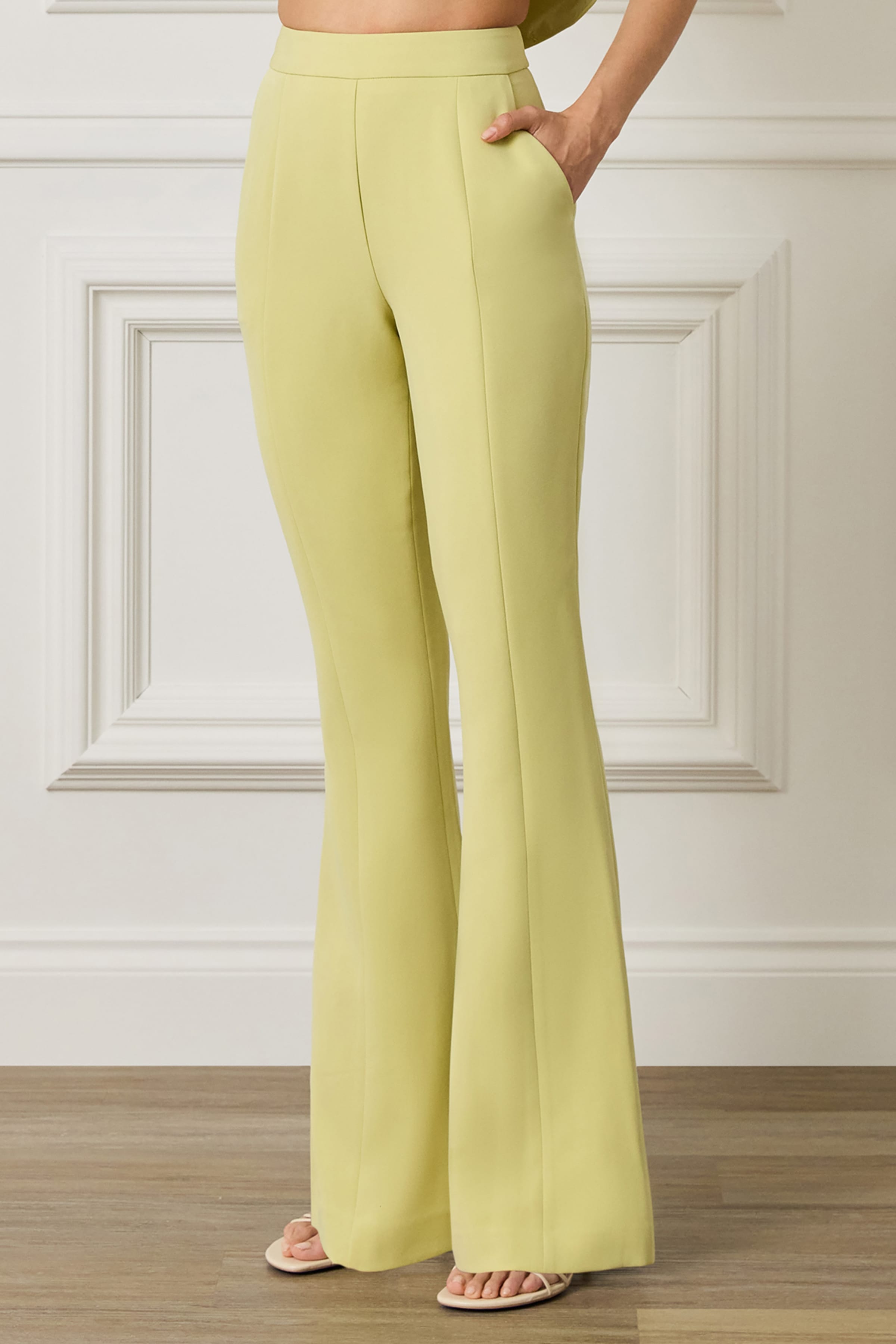 FRANKIE Flared Trousers in Lime